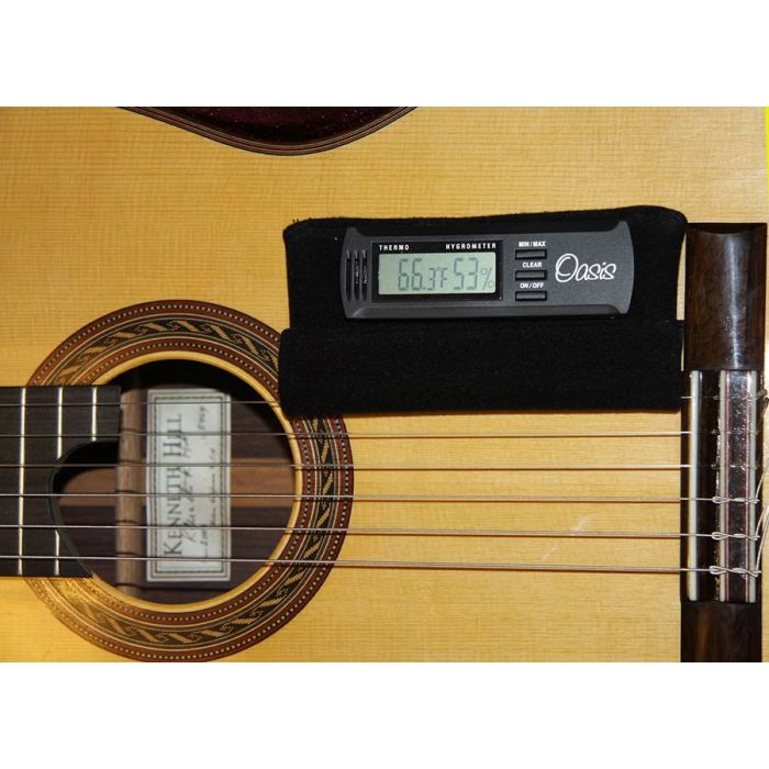 Oasis digital hygrometer holder for guitars, soft cloth with Verlcor mount